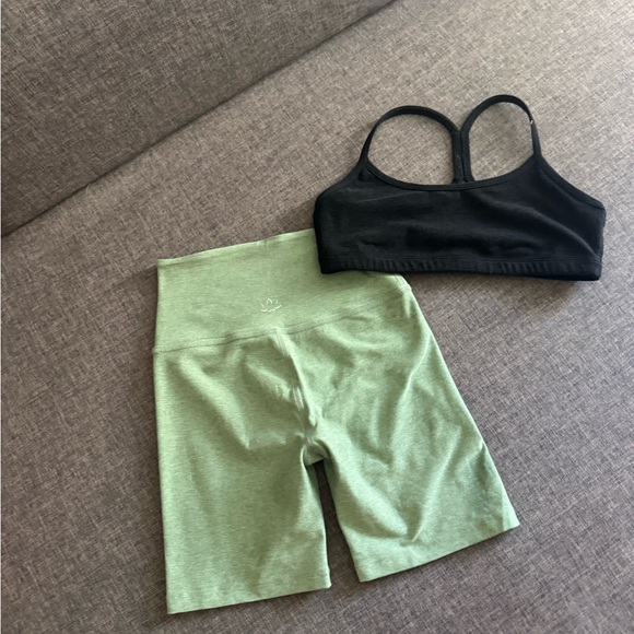 sold‼️BEYOND YOGA set - PRICED TO SELL - Picture 1 of 3